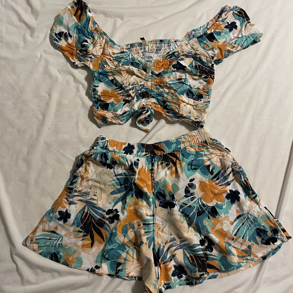 Roxy 2 PC Shorts & Top Set - Small